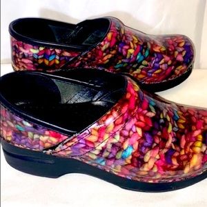 Size 36 Dansko....they’re colorful